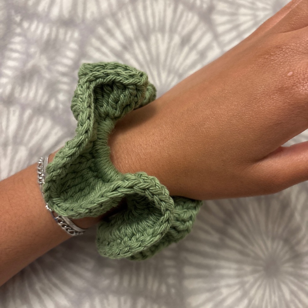 solid green, cotton, handmade, crocheted, scrunchie